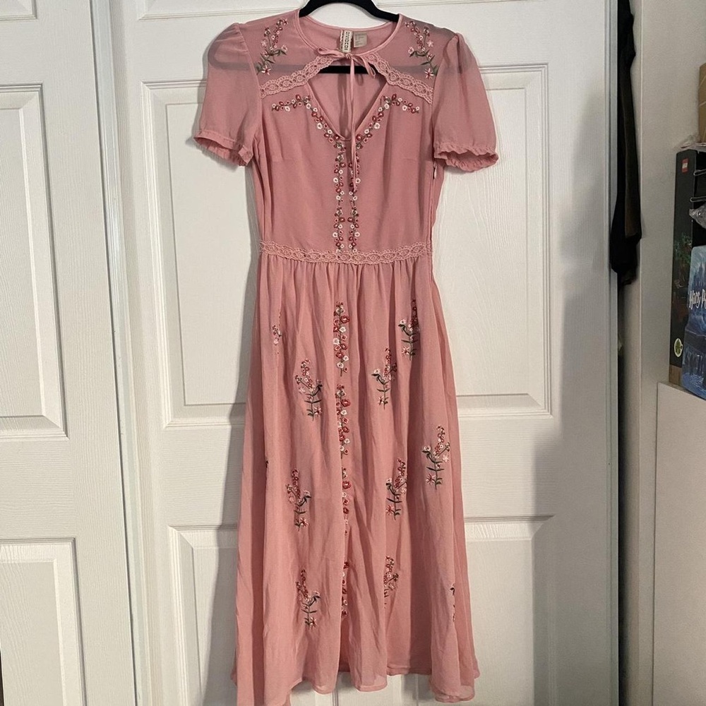 Embroidered Pink Maxi Dress with Keyhole Neckline
